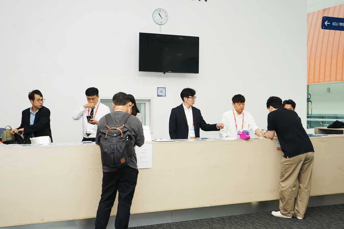 썸네일 25