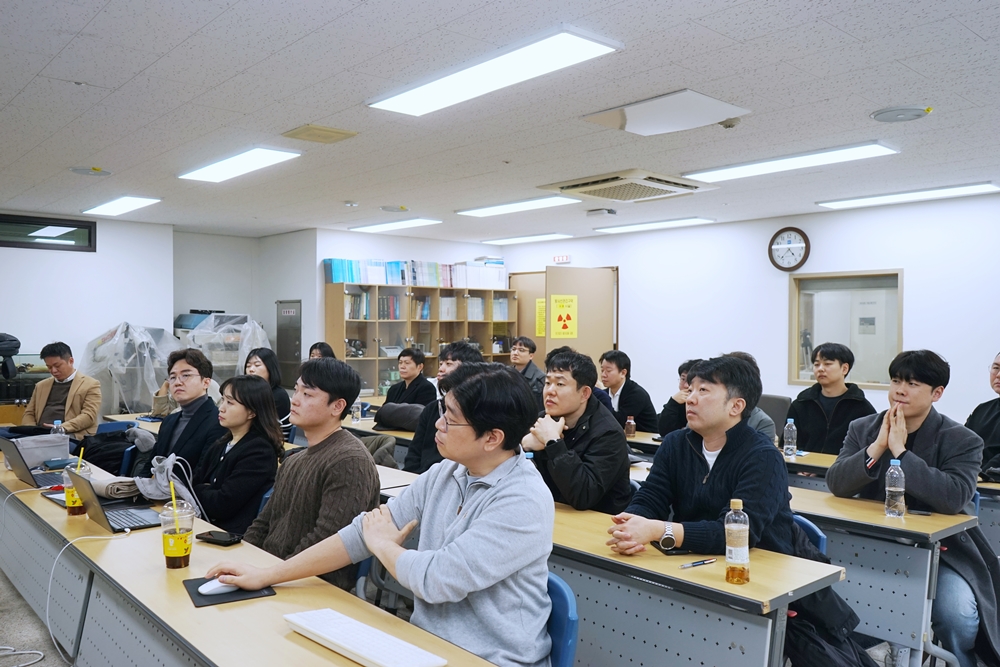 썸네일 35